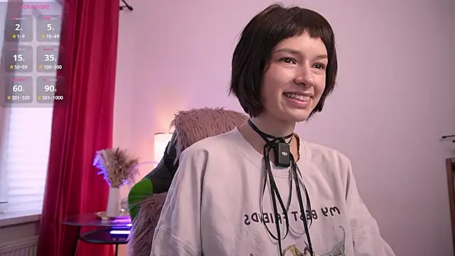 Snapshot of VivianLy_ chatting on 28, 2, 2026 VivianLy online show from 28, 2, 2026