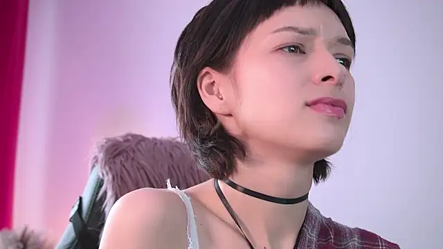 Snapshot of VivianLy_ chatting on 1, 3, 2026 VivianLy online show from 1, 3, 2026