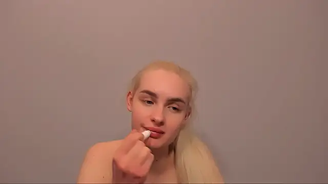 Snapshot of OliviaKisss chatting on 19, 3, 2026 OliviaKisss online show from 19, 3, 2026