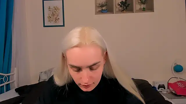 Snapshot of OliviaKisss chatting on 21, 4, 2026 OliviaKisss online show from 21, 4, 2026