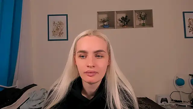 Snapshot of OliviaKisss chatting on 13, 5, 2026 OliviaKisss online show from 13, 5, 2026