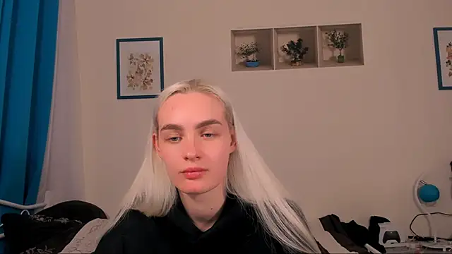 Snapshot of OliviaKisss chatting on 18, 5, 2026 OliviaKisss online show from 18, 5, 2026