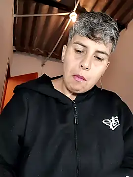 Yessi rousse online show from 6, 4, 2026