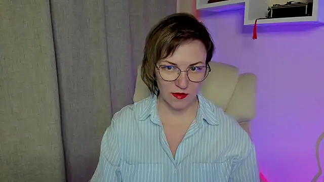 Snapshot of feliziaDesire chatting on 13, 5, 2026 feliziaDesire online show from 13, 5, 2026