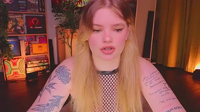 Snapshot of Hottie_Jane chatting on 8, 11, 2025 Hottie Jane online show from 8, 11, 2025