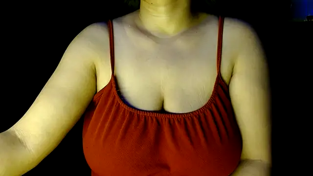 Snapshot of janifer001 chatting on 6, 3, 2026 janifer001 online show from 6, 3, 2026