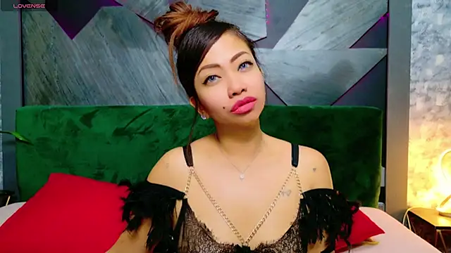 ElyaQuinn online show from 13, 1, 2025