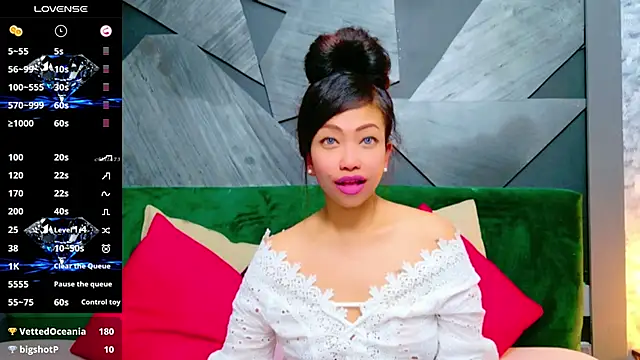 ElyaQuinn online show from 8, 3, 2025