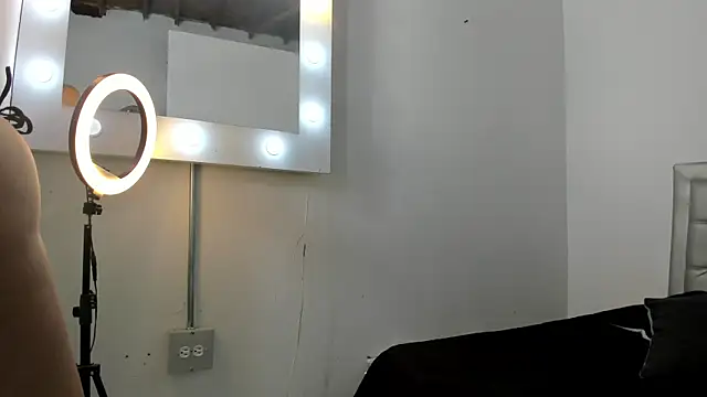 SEXXYLATINCOUPLE1 online show from 29, 10, 2025