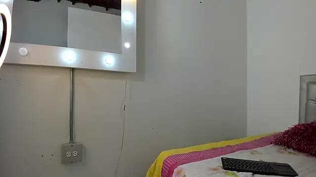 SEXXYLATINCOUPLE1 online show from 4, 12, 2025