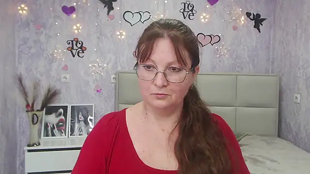 VanessaHotts online show from 10, 3, 2025