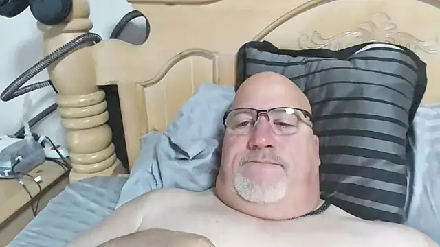 Snapshot of Bigbear0563 chatting on 17, 11, 2025 Bigbear0563 online show from 17, 11, 2025