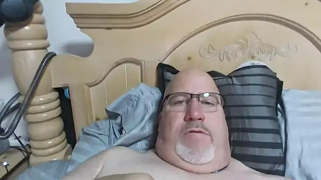 Snapshot of Bigbear0563 chatting on 1, 12, 2025 Bigbear0563 online show from 1, 12, 2025