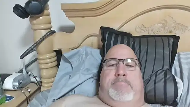 Snapshot of Bigbear0563 chatting on 2, 12, 2025 Bigbear0563 online show from 2, 12, 2025