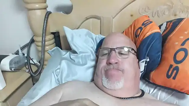 Snapshot of Bigbear0563 chatting on 2, 3, 2026 Bigbear0563 online show from 2, 3, 2026