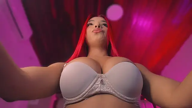 Emmily Savage online show from 7, 11, 2025