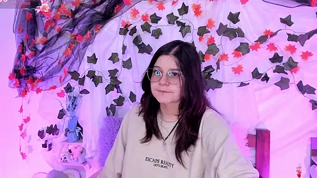 Snapshot of Mey_moon chatting on 7, 2, 2025 Mey moon online show from 7, 2, 2025