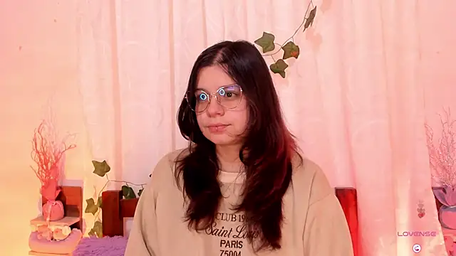 Snapshot of Mey_moon chatting on 20, 2, 2025 Mey moon online show from 20, 2, 2025