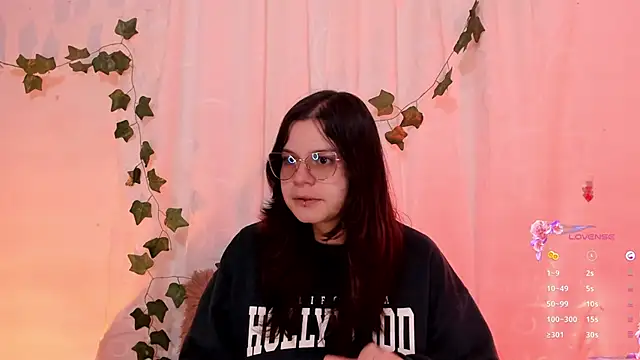 Snapshot of Mey_moon chatting on 18, 3, 2025 Mey moon online show from 18, 3, 2025