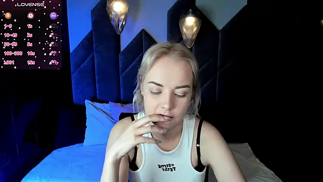 StephanieSweety online show from 18, 2, 2025