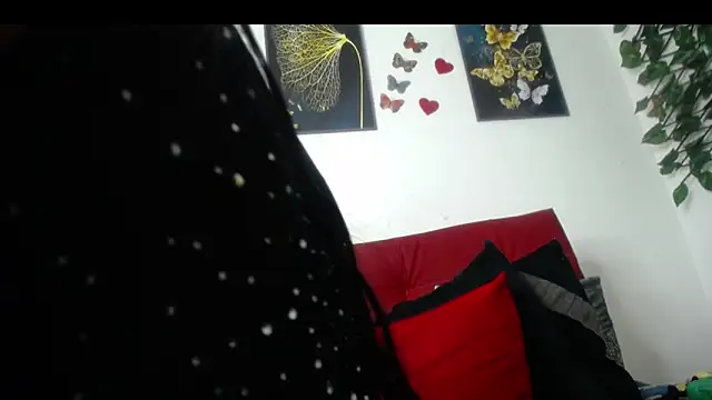 Snapshot of luzcastillo07 chatting on 10, 2, 2025 luzcastillo07 online show from 10, 2, 2025