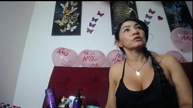 Snapshot of luzcastillo07 chatting on 19, 2, 2025 luzcastillo07 online show from 19, 2, 2025