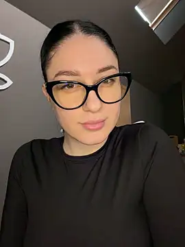 Snapshot of moniqque chatting on 12, 11, 2025 moniqque online show from 12, 11, 2025