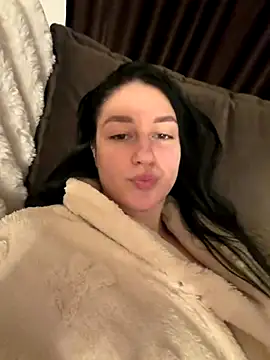 Snapshot of moniqque chatting on 5, 1, 2026 moniqque online show from 5, 1, 2026