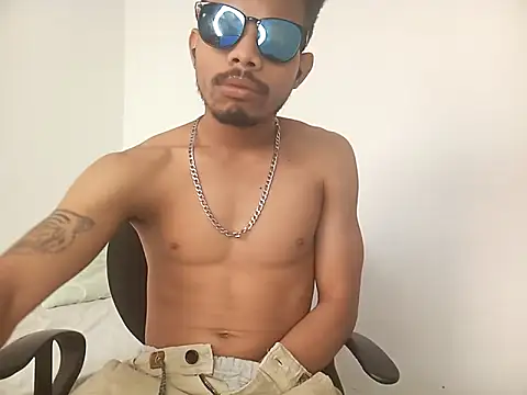 Snapshot of danidiazto2023 chatting on 3, 3, 2025 danidiazto2023 online show from 3, 3, 2025