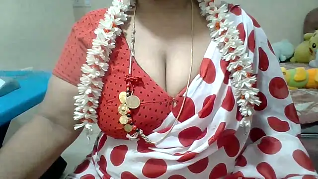 Snapshot of archanatelugu9 chatting on 26, 4, 2026 archanatelugu9 online show from 26, 4, 2026
