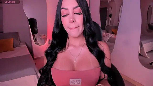 Snapshot of MileyCruz_ chatting on 12, 12, 2024 MileyCruz  online show from 12, 12, 2024