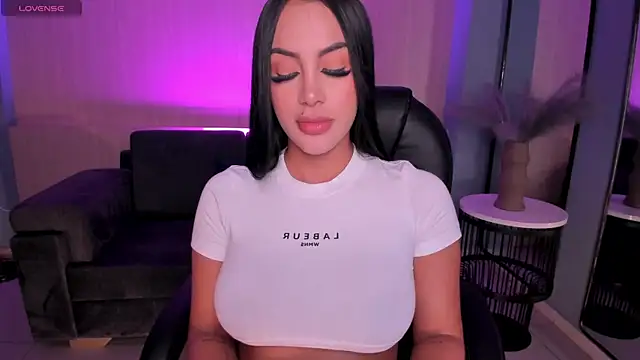 Snapshot of MileyCruz_ chatting on 13, 2, 2025 MileyCruz  online show from 13, 2, 2025