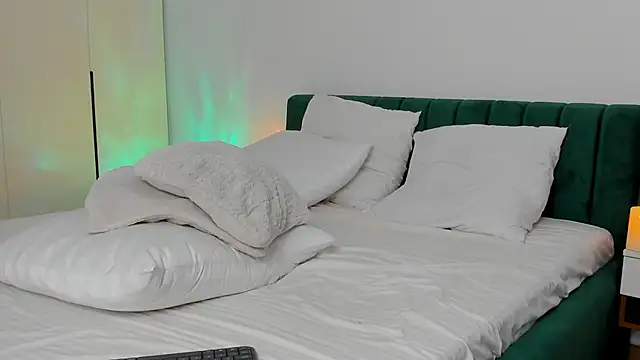 june desire online show from 14, 3, 2026