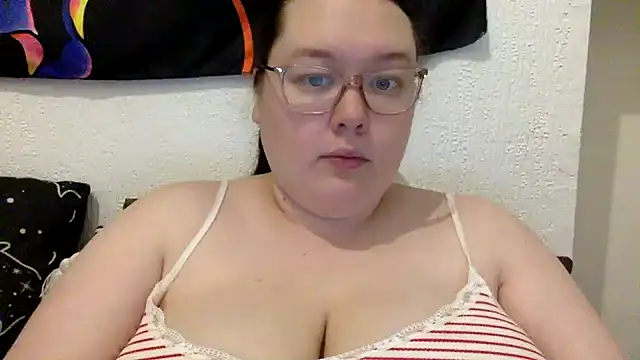 Sexycurvyemilyy online show from 6, 2, 2026