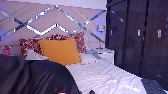 Selena G69 online show from 16, 4, 2026