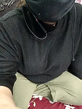 Sexybomb33 online show from 2, 1, 2025