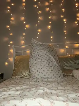 Natur4lBeautyb33 online show from 7, 1, 2025