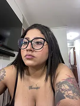 Snapshot of croftsmila chatting on 27, 6, 2026 croftsmila online show from 27, 6, 2026