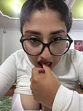 Snapshot of croftsmila chatting on 15, 7, 2026 croftsmila online show from 15, 7, 2026