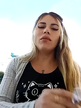 Snapshot of Misscata1106 chatting on 17, 11, 2025 Misscata1106 online show from 17, 11, 2025