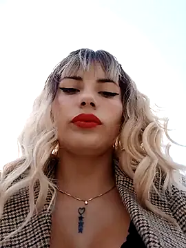 Snapshot of Misscata1106 chatting on 16, 12, 2025 Misscata1106 online show from 16, 12, 2025