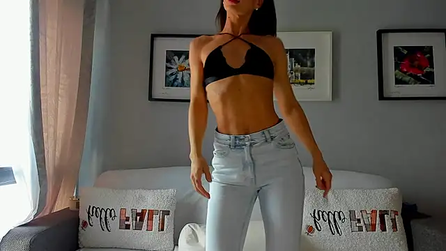 bellahot77 online show from 18, 9, 2025