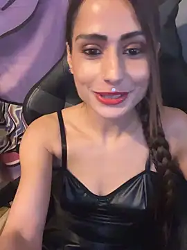 Snapshot of LaPetitechienne1 chatting on 31, 12, 2024 LaPetitechienne1 online show from 31, 12, 2024