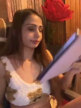 Snapshot of LaPetitechienne1 chatting on 14, 2, 2025 LaPetitechienne1 online show from 14, 2, 2025