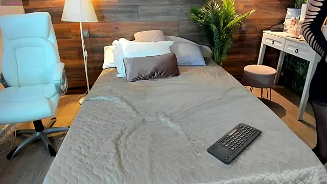 Snapshot of Your_Wet_Desire chatting on 15, 1, 2025 Your Wet Desire online show from 15, 1, 2025