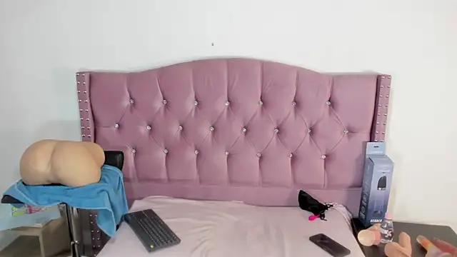 Snapshot of StefanyMiler chatting on 25, 11, 2025 StefanyMiler online show from 25, 11, 2025