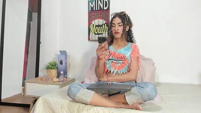 Snapshot of StefanyMiler chatting on 18, 12, 2025 StefanyMiler online show from 18, 12, 2025