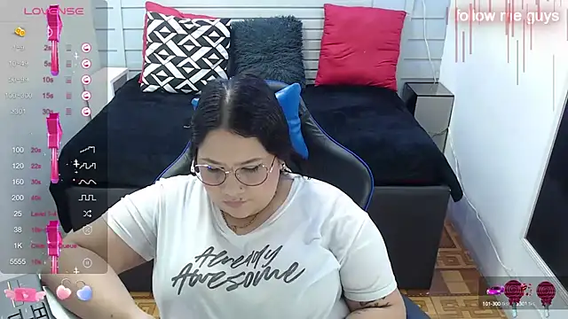 Snapshot of evelin_zaens chatting on 24, 1, 2025 evelin zaens online show from 24, 1, 2025