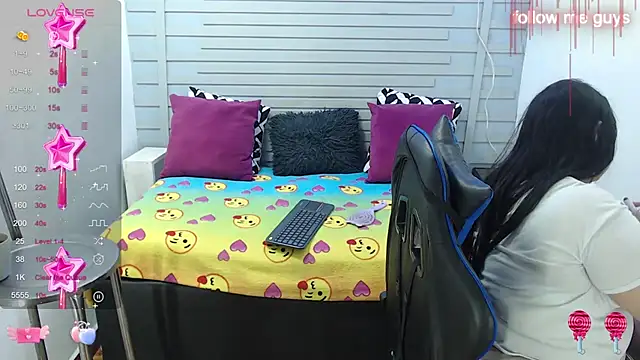 Snapshot of evelin_zaens chatting on 7, 2, 2025 evelin zaens online show from 7, 2, 2025