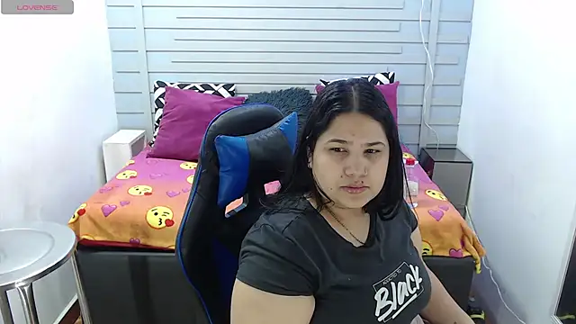 Snapshot of evelin_zaens chatting on 8, 2, 2025 evelin zaens online show from 8, 2, 2025